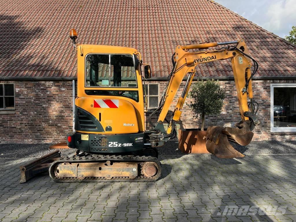 Hyundai R25Z-9 AK Paletli ekskavatörler