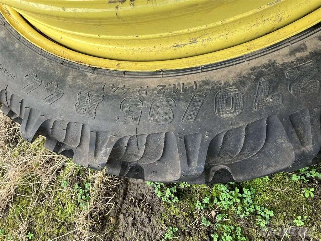 Taurus 270/95R44 Tekerlekler