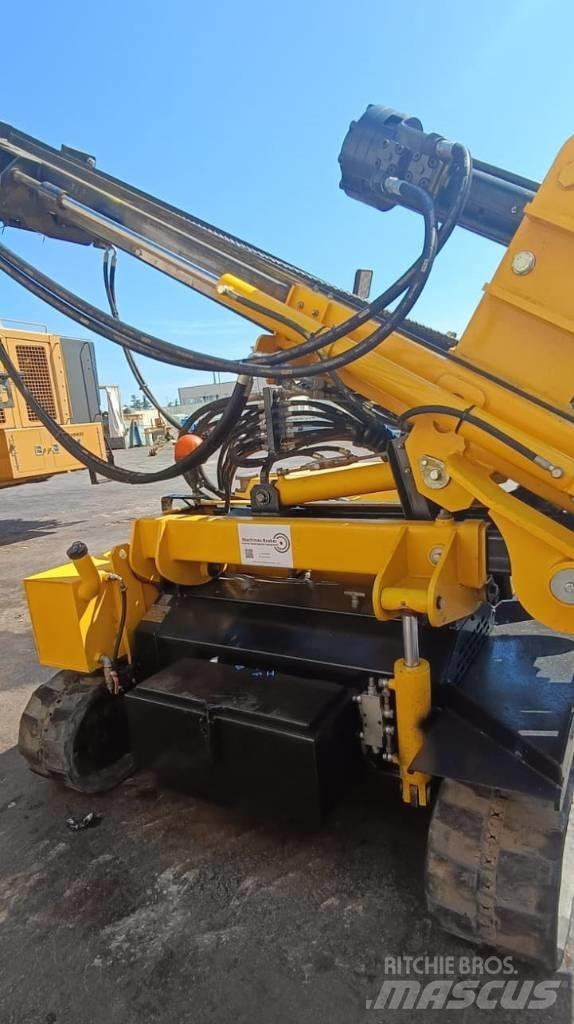  MGI Tonker 830 Titreşimli kazık çakıcıları
