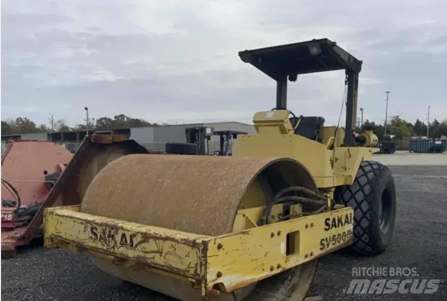 Sakai SV 500 D Tek tamburlu silindirler