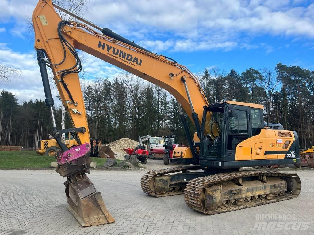 Hyundai HX 220 L Paletli ekskavatörler