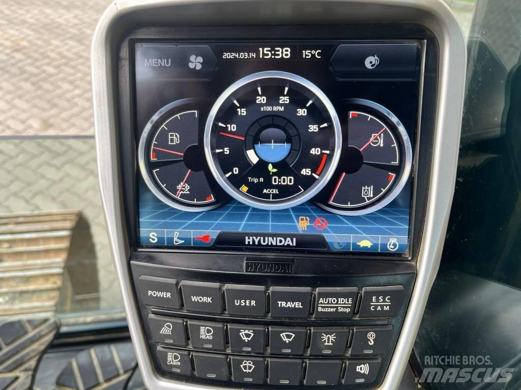 Hyundai HX 220 L Paletli ekskavatörler