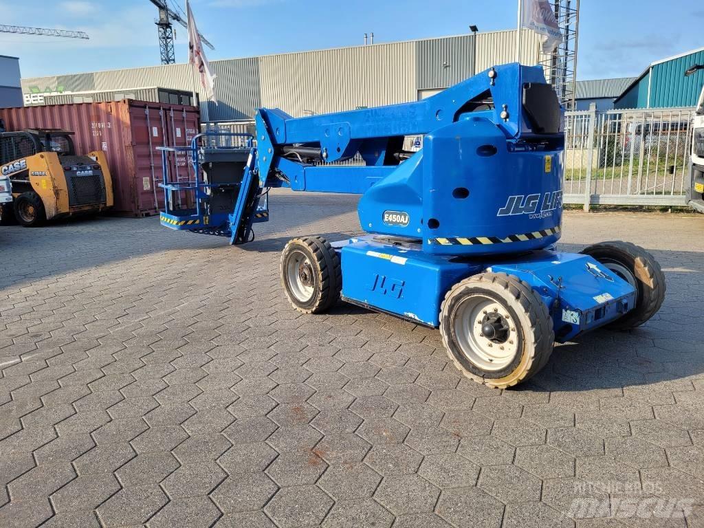 JLG E 450 AJ Körüklü personel platformları