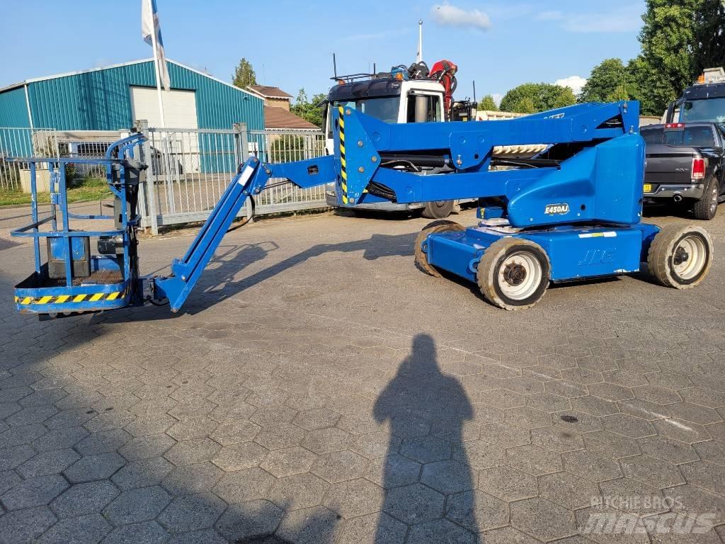 JLG E 450 AJ Körüklü personel platformları