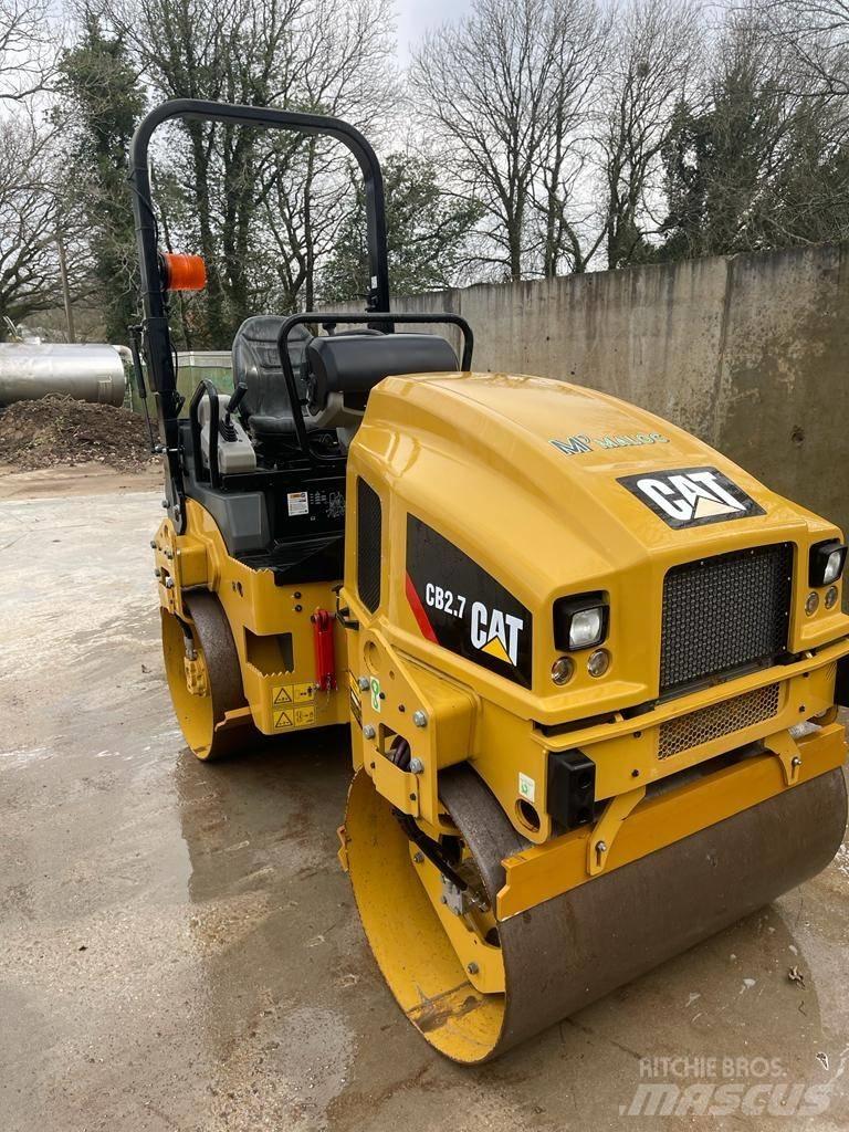 CAT CB 2.7 Çift tamburlu silindirler