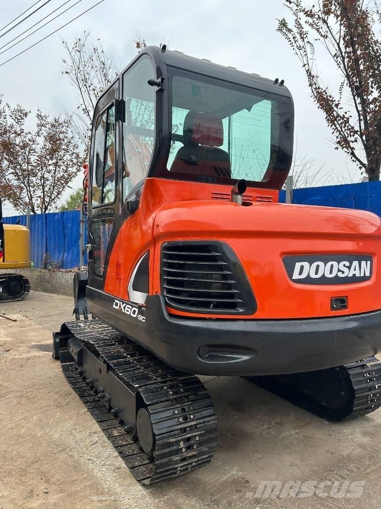 Doosan DX 60 Mini ekskavatörler, 7 tona dek