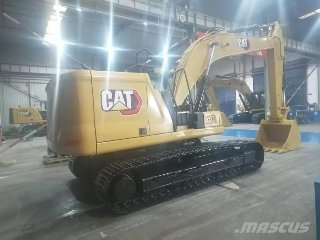 CAT 323 Paletli ekskavatörler