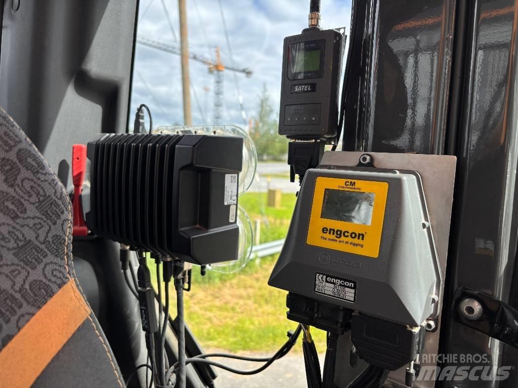 CASE CX 300 D Paletli ekskavatörler
