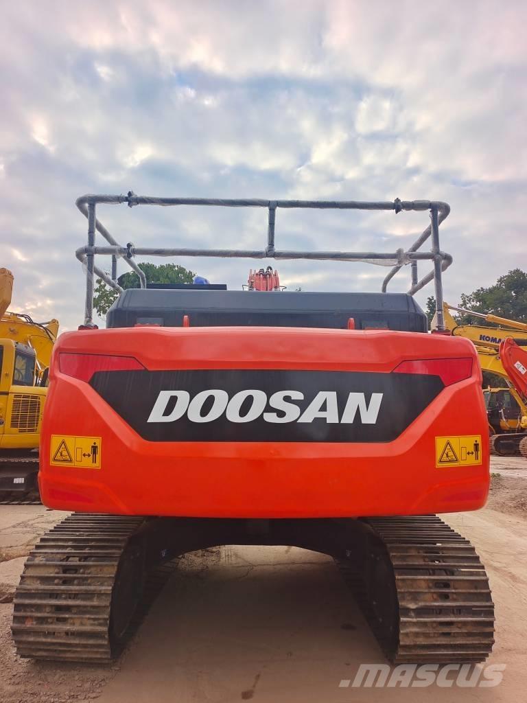 Doosan DX 225 LC-9C Paletli ekskavatörler