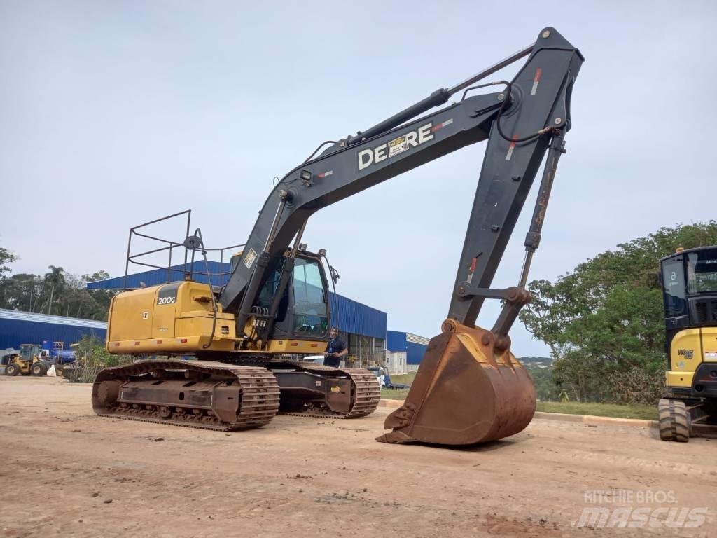 John Deere 200G Paletli ekskavatörler