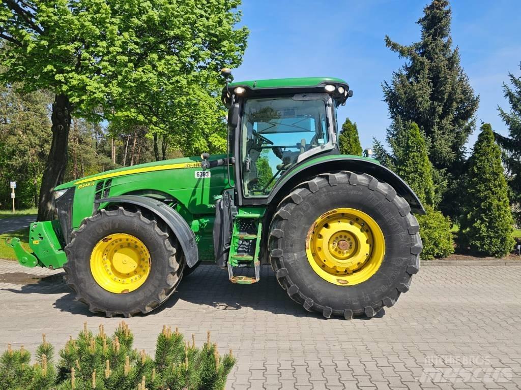 John Deere 8245 R Traktörler