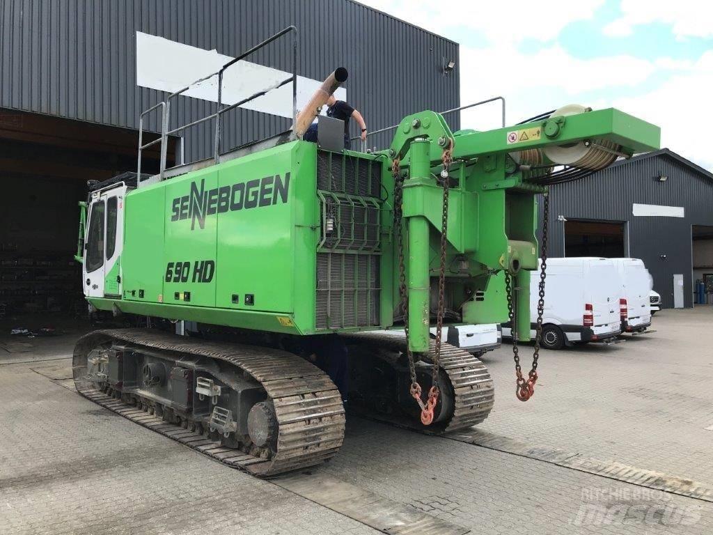 Sennebogen 690 Paletli vinçler