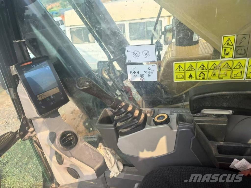 CAT 352 Paletli ekskavatörler