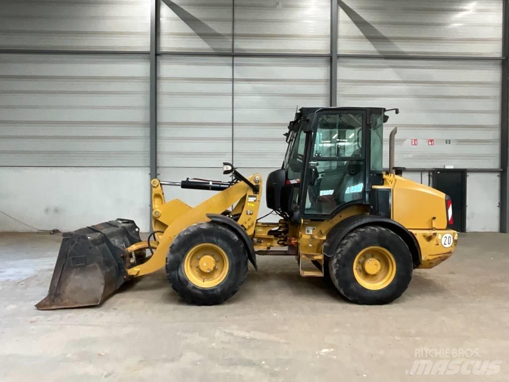 CAT 908 M Tekerlekli yükleyiciler