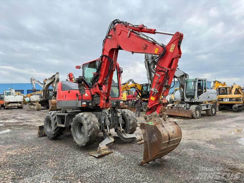Komatsu PW98MR-8 Lastik tekerli ekskavatörler