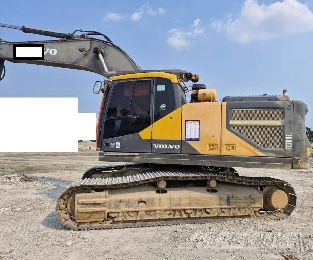 Volvo EC 300 EL Paletli ekskavatörler