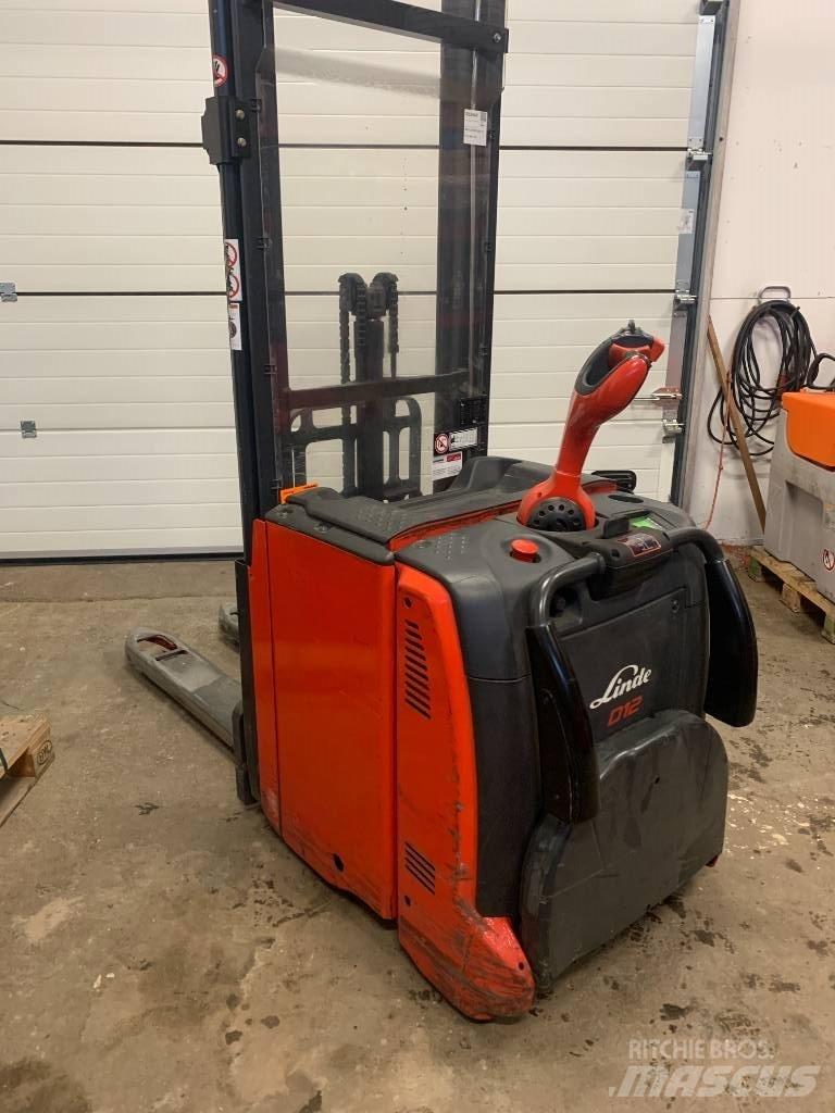 Linde D 12AP Akülü depo ekipmanları