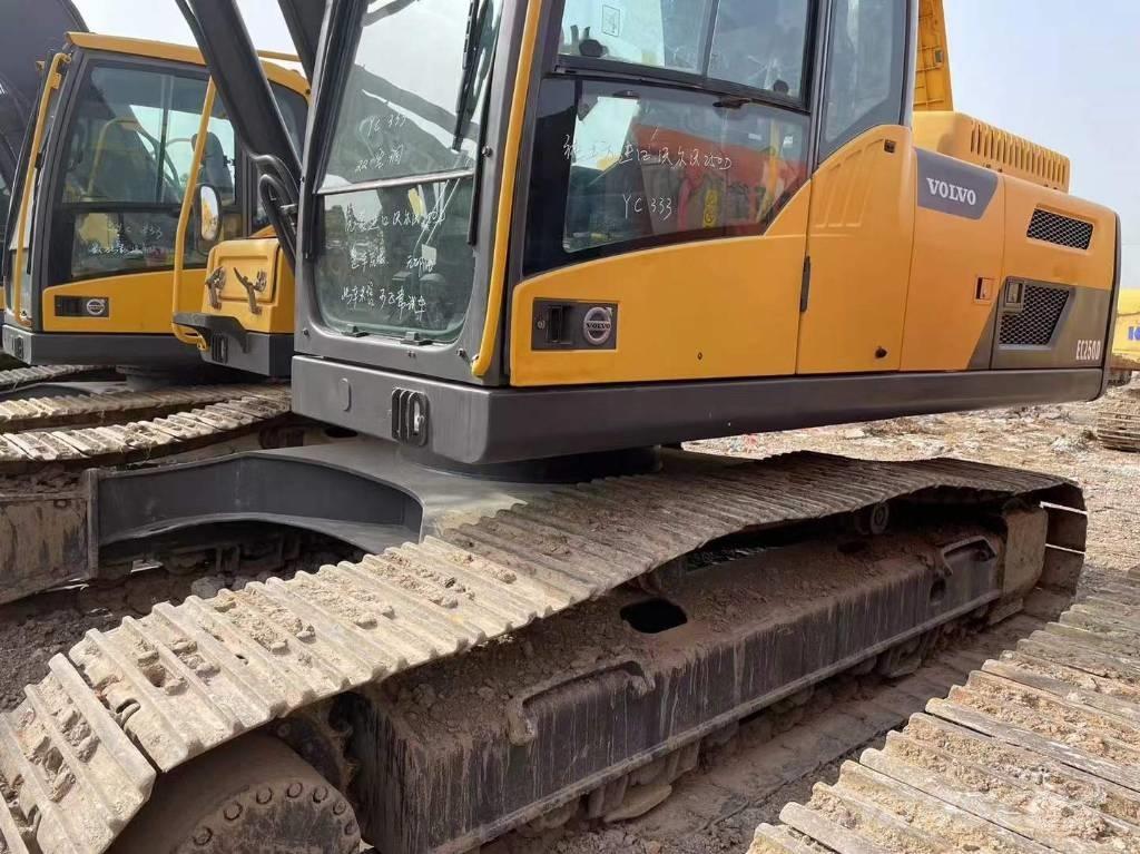 Volvo EC 250 D Paletli ekskavatörler