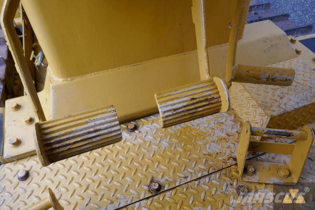 CAT D7G Ex-army Paletli dozerler