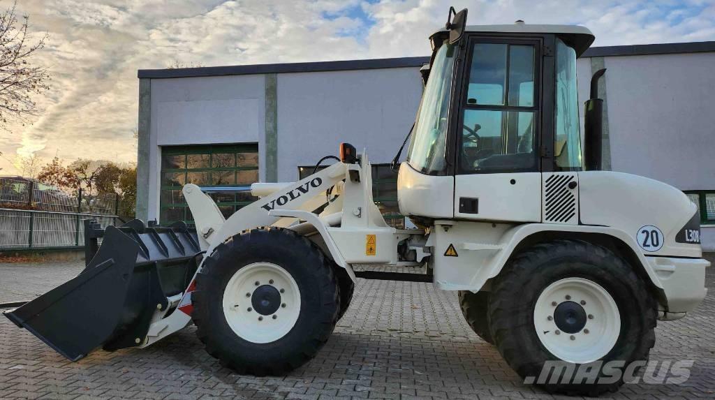 Volvo L 30 B Tekerlekli yükleyiciler