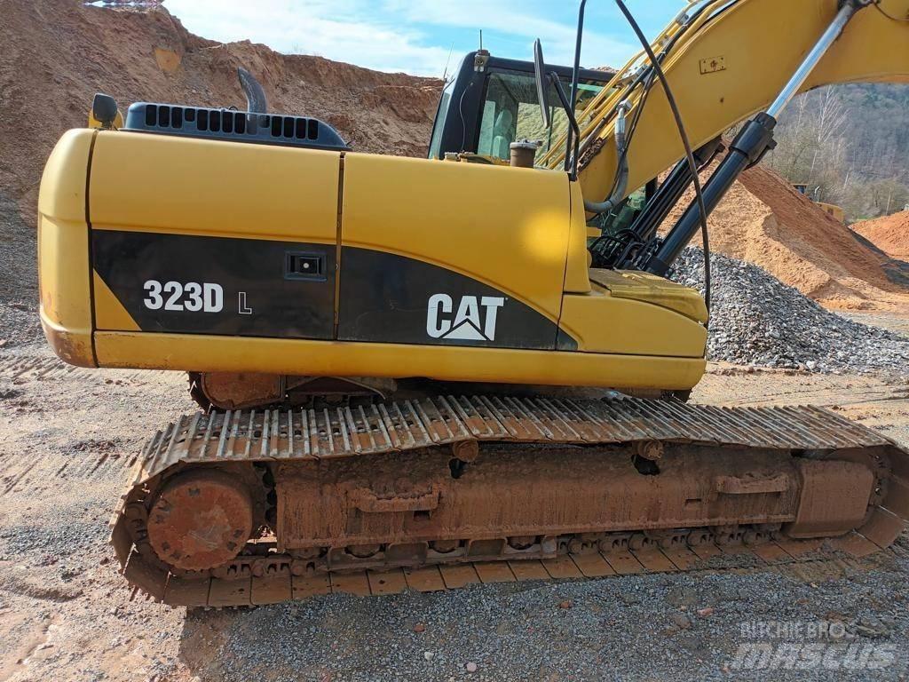 CAT 323 DL Paletli ekskavatörler