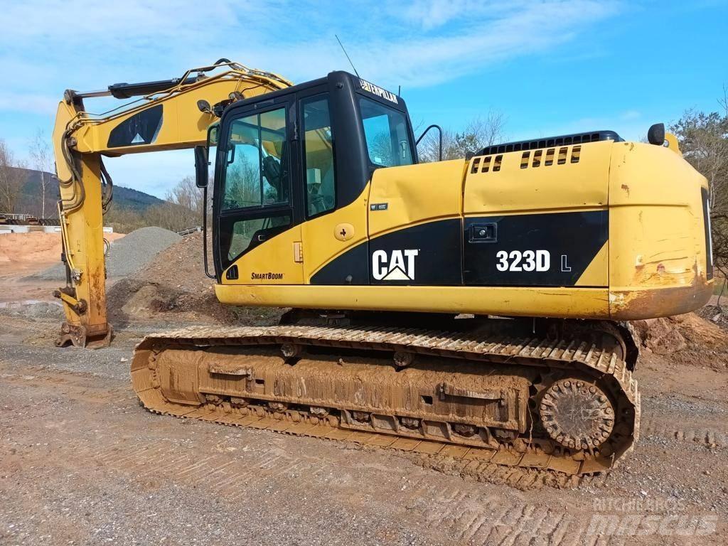 CAT 323 DL Paletli ekskavatörler
