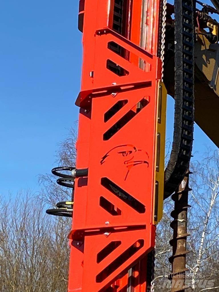 Adler Boormast Lastik tekerli ekskavatörler