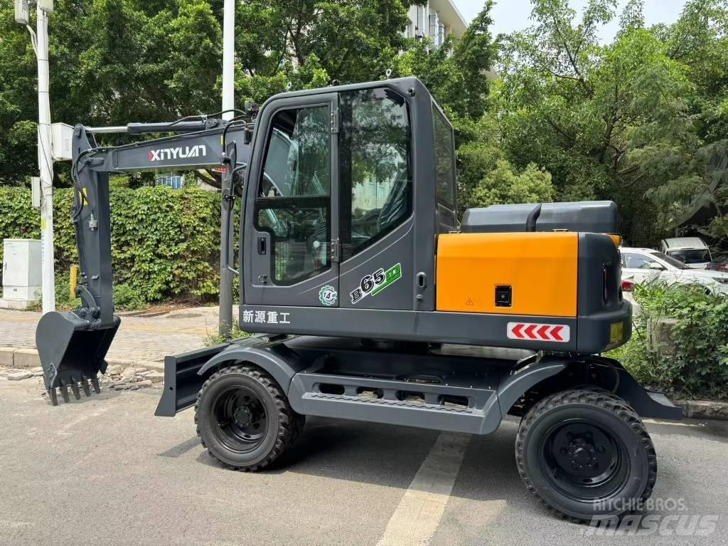 Xinyuan Xinyuan B65 Lastik tekerli ekskavatörler