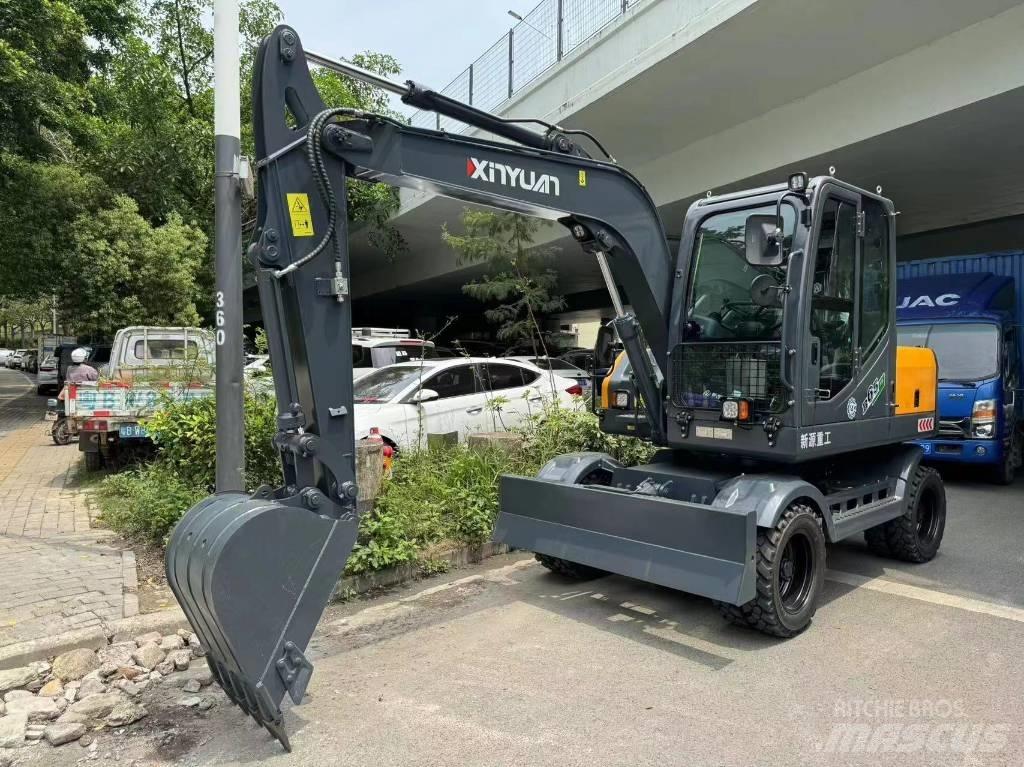 Xinyuan Xinyuan B65 Lastik tekerli ekskavatörler