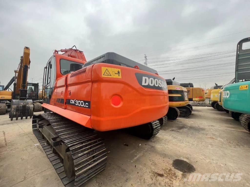 Doosan DOOOSAN DX300 Paletli ekskavatörler