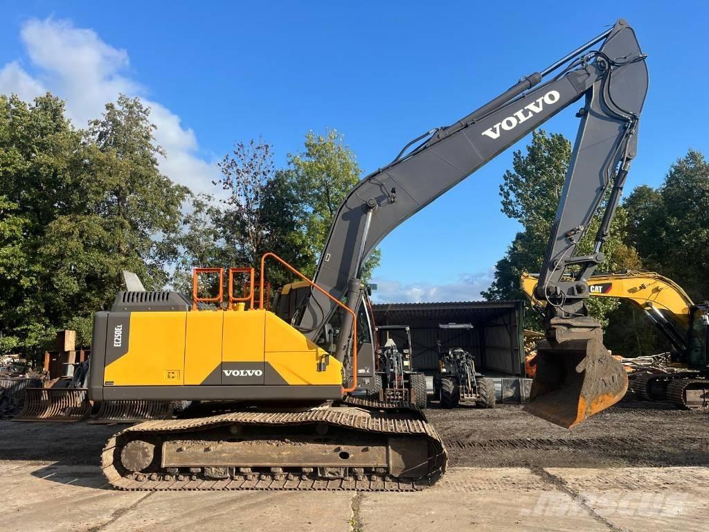 Volvo EC 250 EL Paletli ekskavatörler