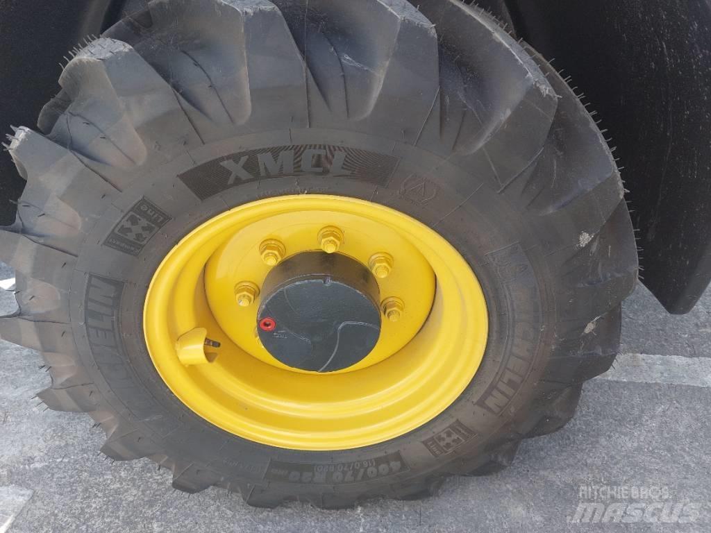 Komatsu WA80M-8 Mini yükleyiciler