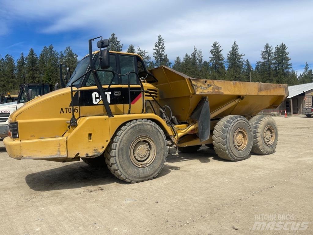 CAT 725 Belden kirma kaya kamyonu