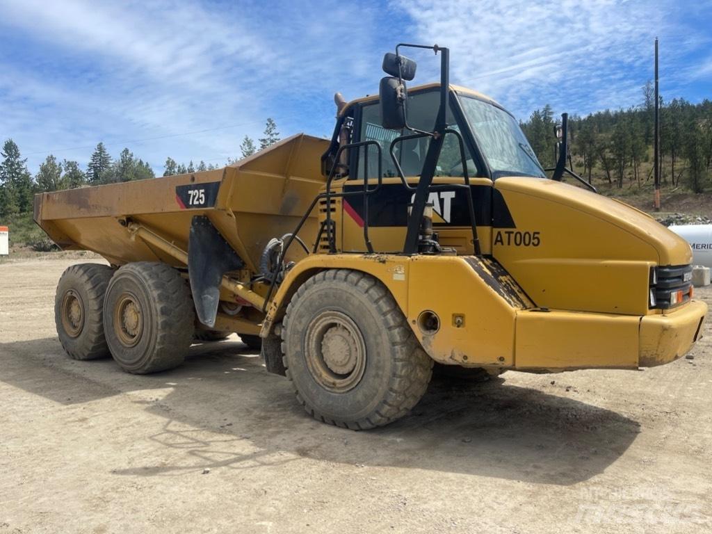 CAT 725 Belden kirma kaya kamyonu