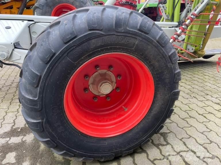 CLAAS Liner 3600 Kendi yürür saman makinaları