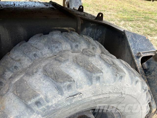 JCB JS 145 W Lastik tekerli ekskavatörler