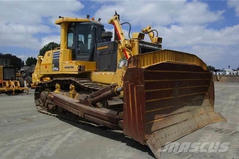 Komatsu D275A-5 Paletli dozerler