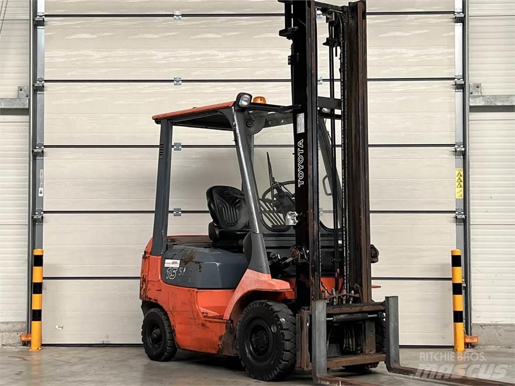 Toyota 02-7FDF15 Dizel forkliftler