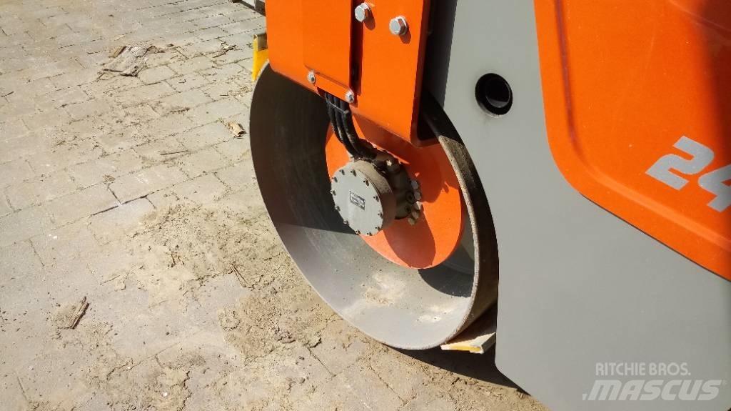 Atlas AW240 Çift tamburlu silindirler