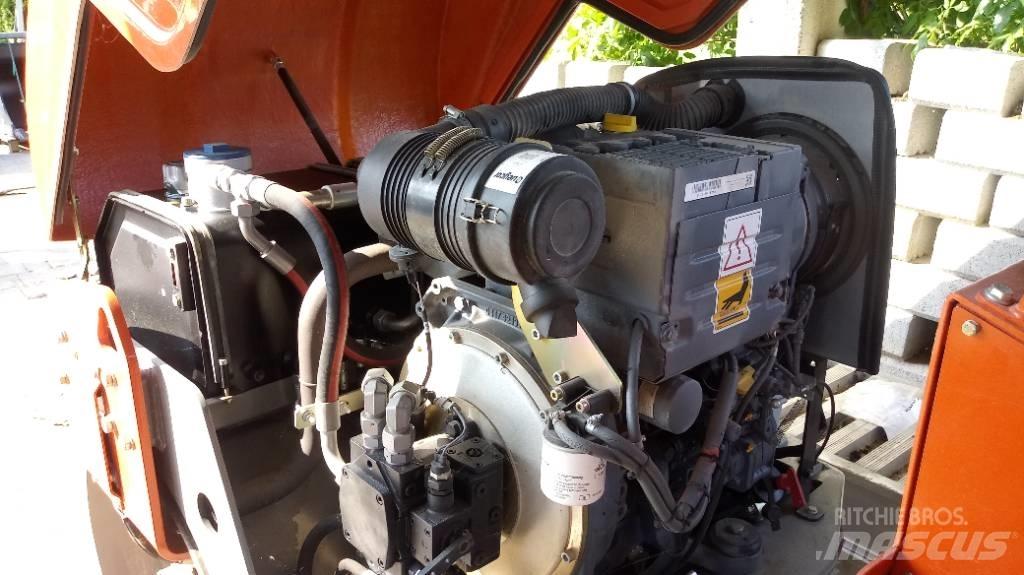 Atlas AW240 Çift tamburlu silindirler