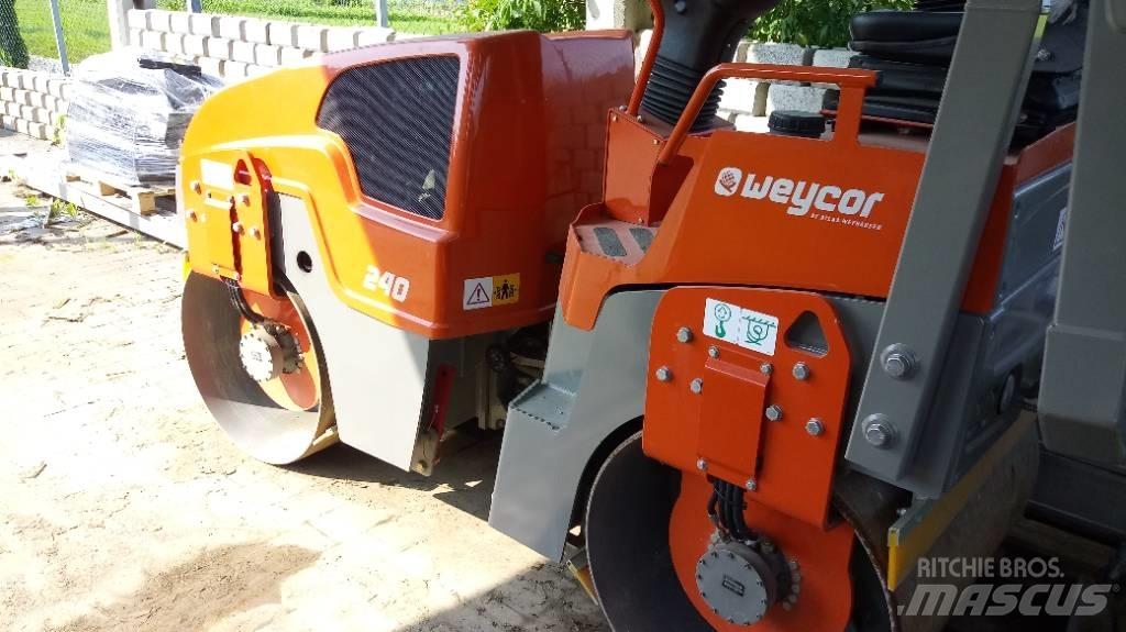 Atlas AW240 Çift tamburlu silindirler