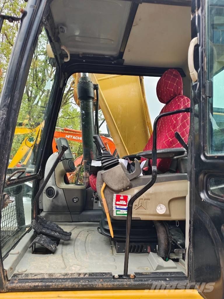 CAT 320 D2 Paletli ekskavatörler