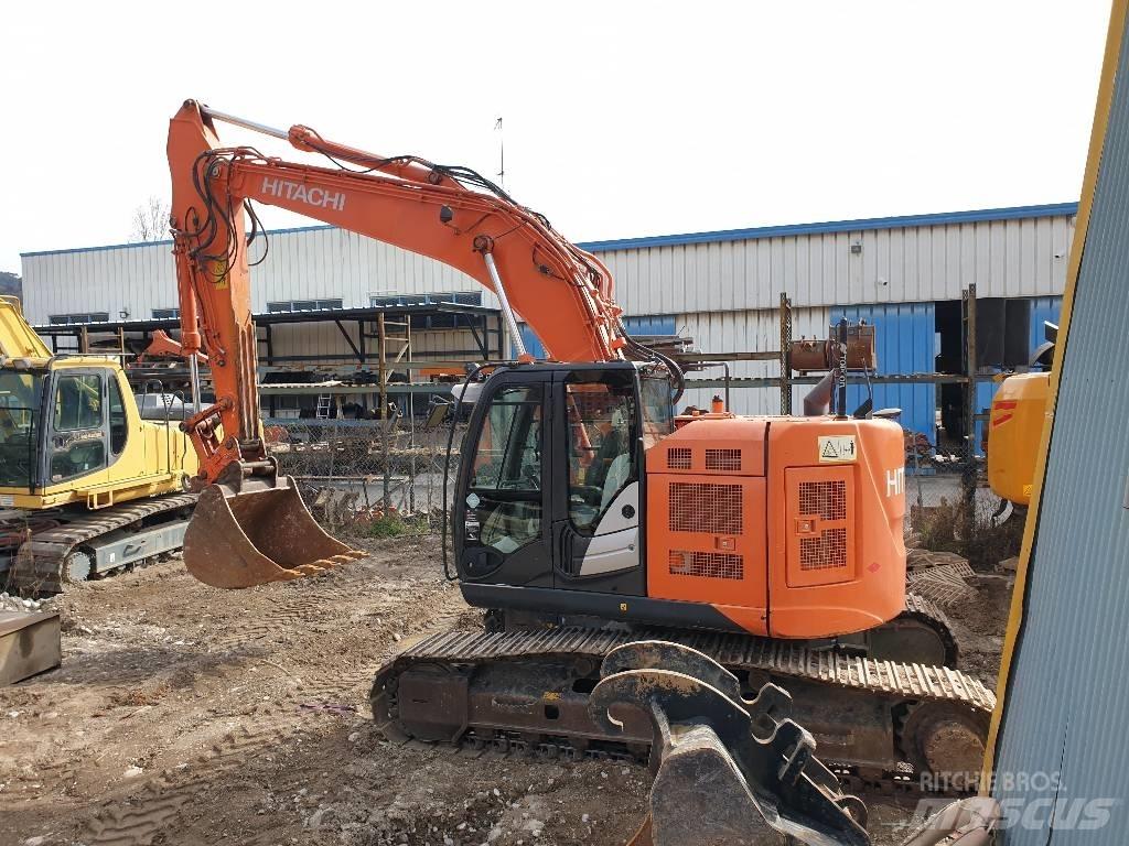 Hitachi ZX225USLC Paletli ekskavatörler