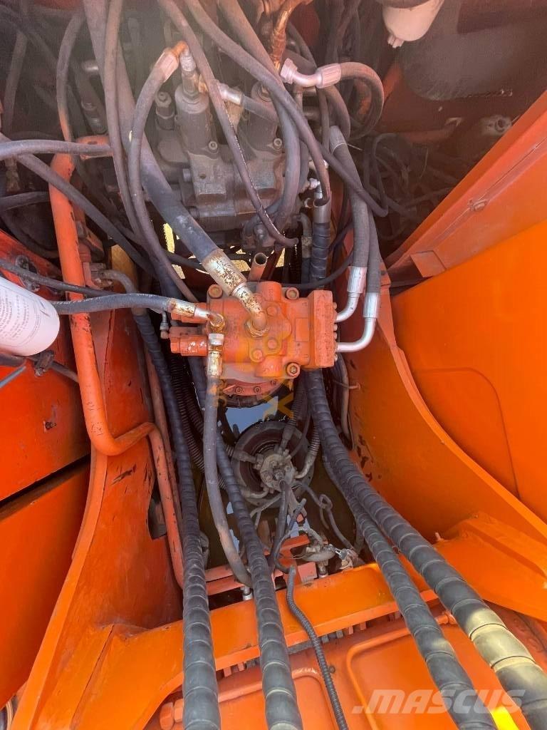Doosan 220 LC-7 Paletli ekskavatörler