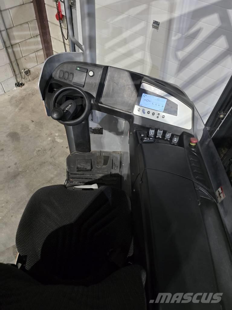 Still FMX 14 Reach truck - depo içi istif araçları
