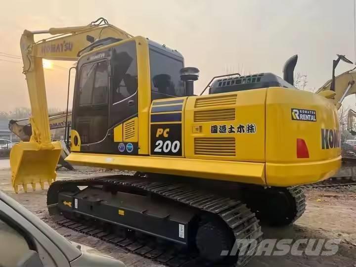 Komatsu PC 200 Paletli ekskavatörler