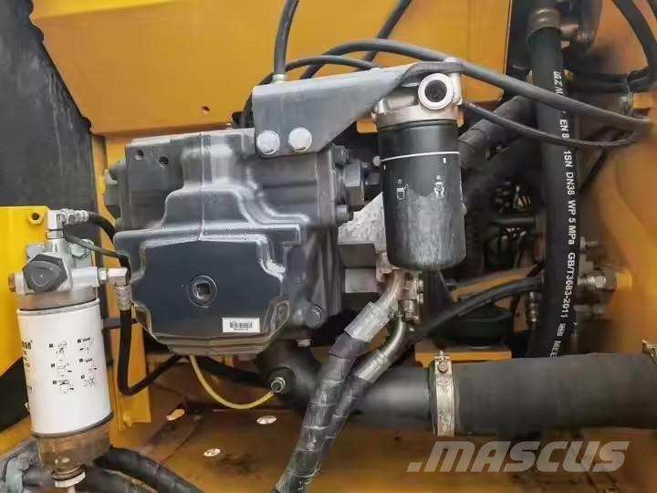 Komatsu PC 200 Paletli ekskavatörler