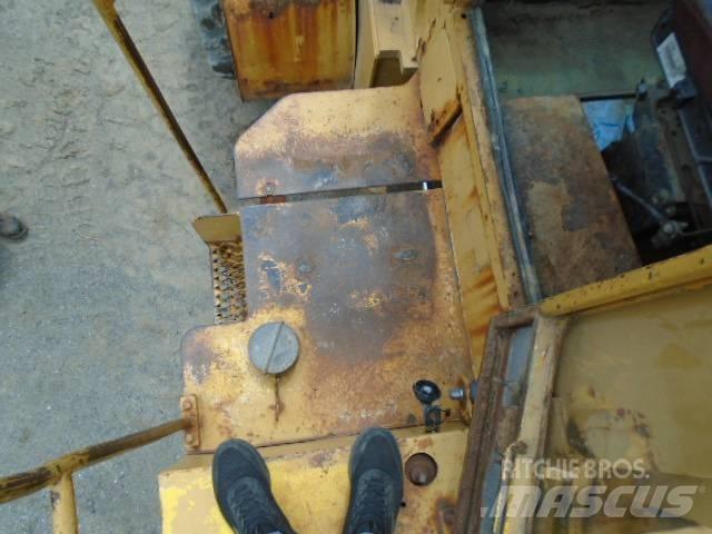 Clark 125 B Tekerlekli yükleyiciler
