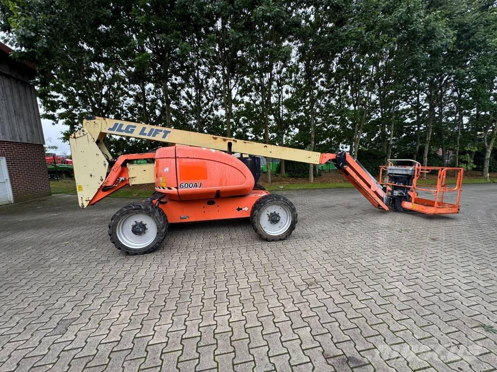 JLG 600 AJ Körüklü personel platformları
