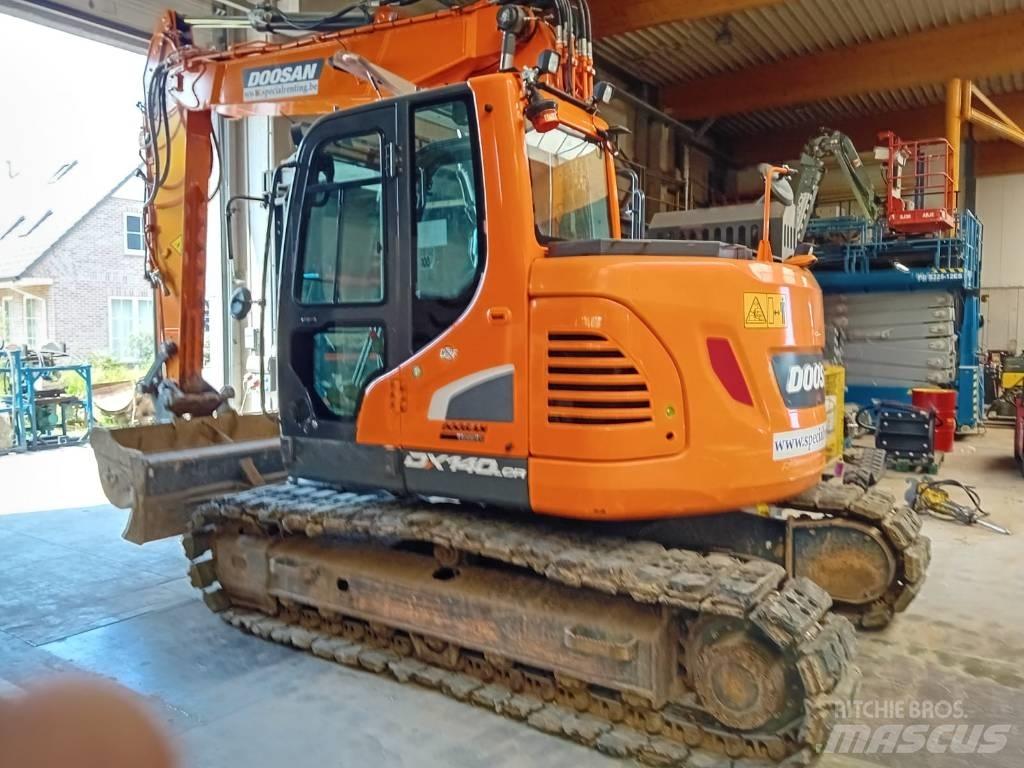 Doosan DX 140 LCR Paletli ekskavatörler